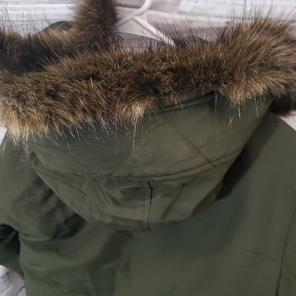 Medium ultra warm womens coat - Picture 3 of 10